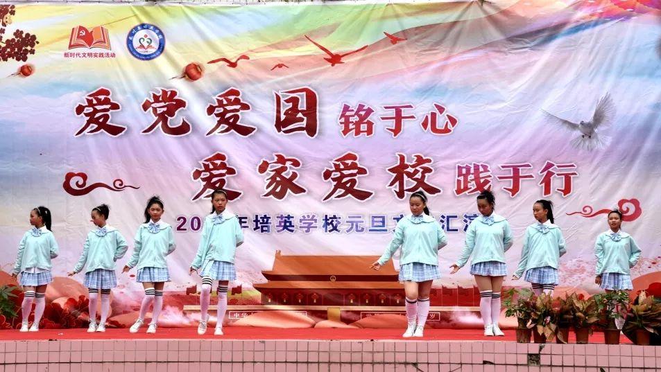 中国戏剧家协会副主席、中国戏剧梅花大奖获得者沈铁梅:我的母亲走出安徽唱川剧,但也始终爱唱黄梅戏!