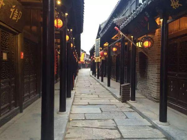 只为在生日当天送上祝福 内蒙古“苏迷”千里追东坡